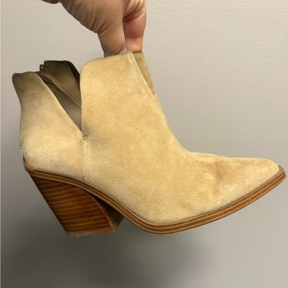 Vince Camuto suede zip up ankle boots tan/beige booties heeled shoes Size 6M - Picture 13 of 15